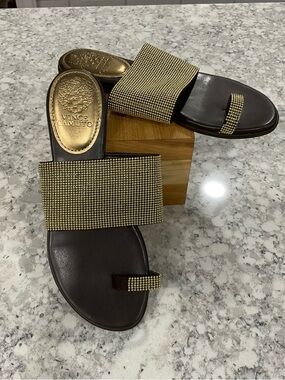 Vince Camino Athens Gold Beaded Sandals Toe Loop Festival Cruise Resort Size7.5